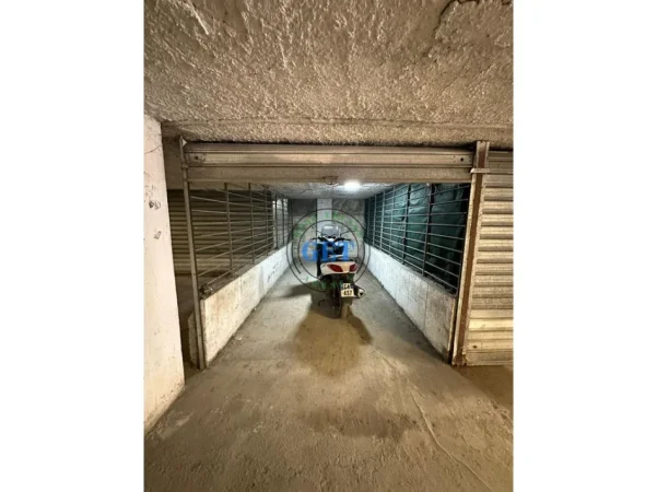 Durres, jepet me qera garazh | post parkimi Kati 0, 15 m² 100 € (Tatimet)