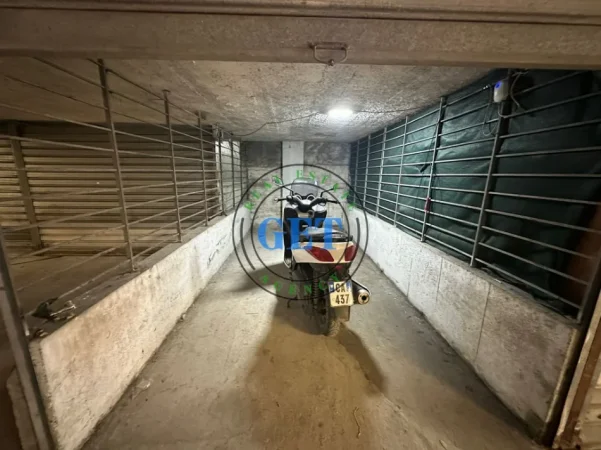Durres, jepet me qera garazh | post parkimi Kati 0, 15 m² 100 € (Tatimet)
