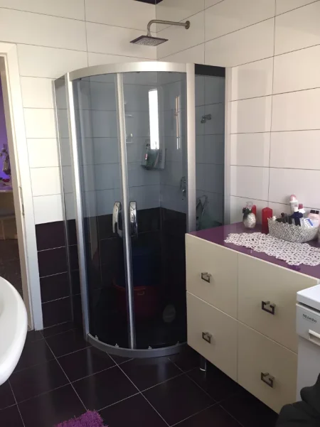 Tirane, jepet me qera apartament 2+1 Kati 6, 125 m² 800 € (Komuna e Parisit)