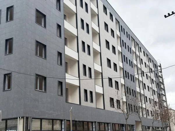 Tirane, shes apartament 1+1 Kati 3, 70 m² 105.000 € (Paskuqan)