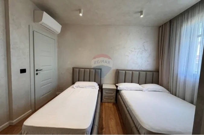 Vlore, jepet me qera apartament duplex 3+1+Ballkon Kati 6, 265 m² 350.000 € (Rruga Enver Jaho, Vlore)