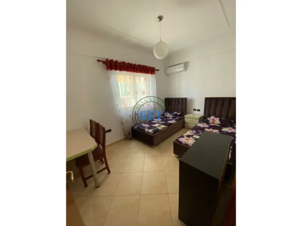 Durres, jepet me qera apartament 2+1 Kati 5, 94 m² 500 € (Shkembi i Kavajes)