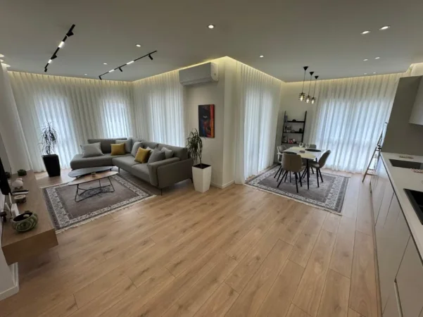 Tirane, jepet me qera apartament 2+1 Kati 5, 120 m² 1.100 €
