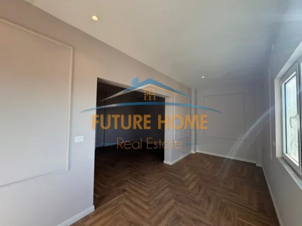 Tirane, jepet me qera zyre Kati 12, 210 m² 2.300 € (shallvaret)