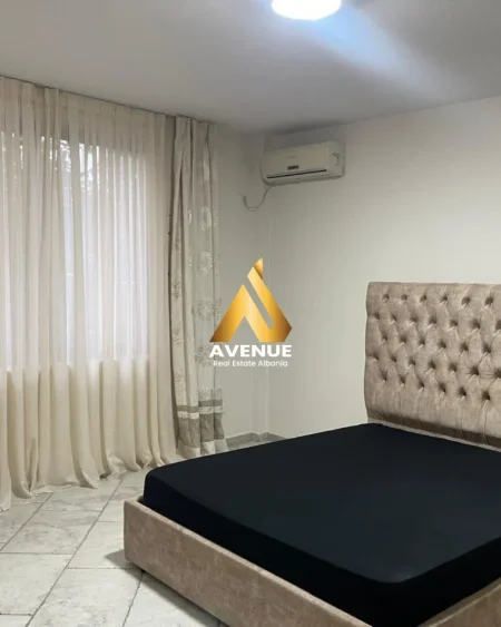 Tirane, jepet me qera Vile 2+1 Kati 1, 160 m² 650 € (Rruga Hoxha Tahsim)