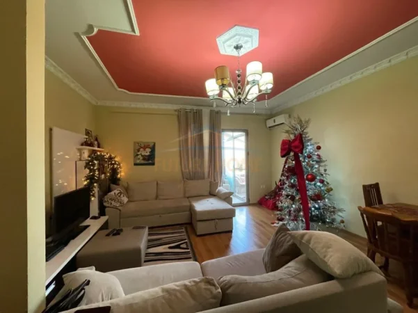 Tirane, shitet apartament 2+1+Ballkon Kati 4, 105 m² 260.000 € (Ministria E Jashtme)