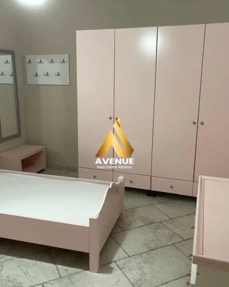 Tirane, jepet me qera Vile 2+1 Kati 1, 160 m² 650 € (Rruga Hoxha Tasim)