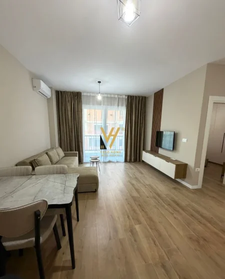 Tirane, jepet me qera apartament 1+1+Ballkon Kati 4, 56 m² 440 € (UNIVERS CITY)