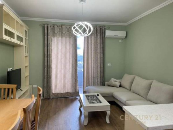 Tirane, jepet me qera apartament 2+1 Kati 2, 100 m² 850 Euro (Rruga e Kosovareve)