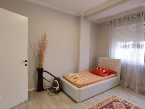 Tirane, shitet apartament 2+1+BLK Kati 4, 96 m² 145.000 Euro (Bill Klinton)