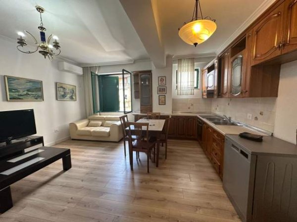 Tirane, shitet apartament 2+1+BLK Kati 3, 100 m² 200.000 Euro (Rruga Ismail Qemali)