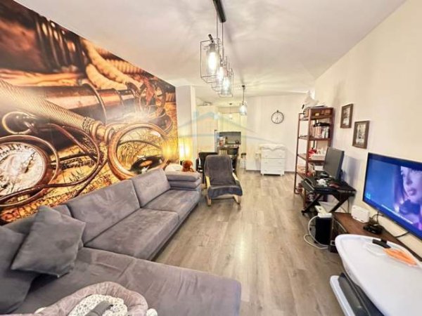 Tirane, shitet apartament Kati 4, 74 m² 120.000 Euro (Liqeni i Thate)