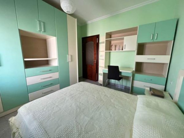 Tirane, jepet me qera apartament Kati 6, 110 m² 400 Euro (Teodor Keko)
