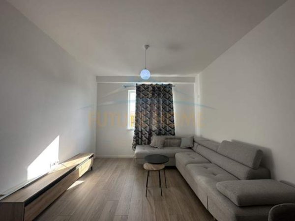 Tirane, jepet me qera apartament Kati 9, 107 m² 500 Euro (RRUGA 3 DESHMORET)