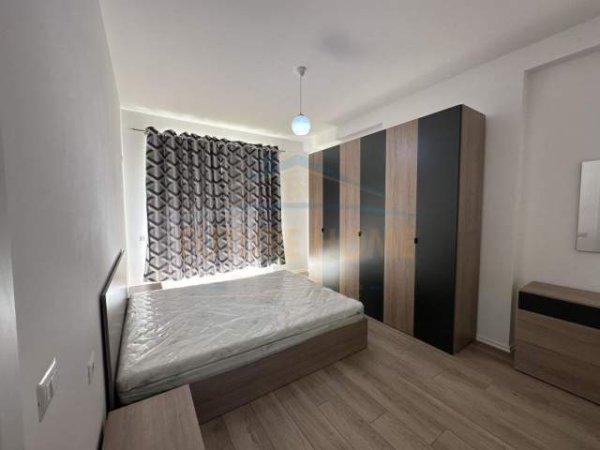 Tirane, jepet me qera apartament Kati 9, 107 m² 500 Euro (RRUGA 3 DESHMORET)