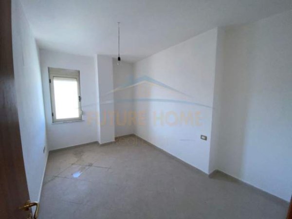 Durres, shitet apartament 2+1 Kati 9, 100 m² 90.000 Euro (Ish Rajoni, Durres)