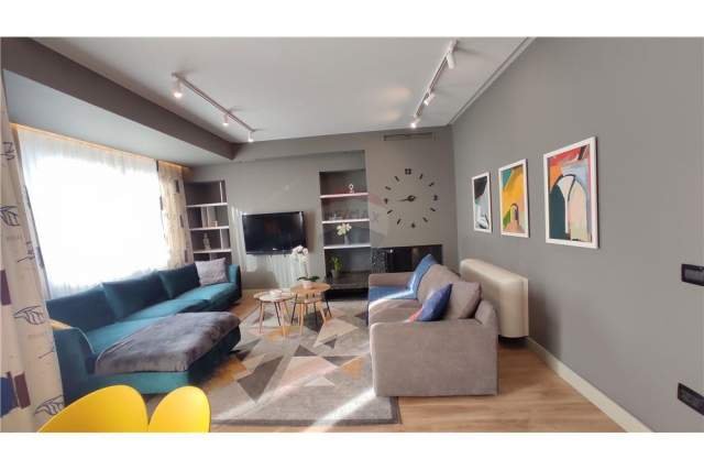 Tirane, jepet me qera Vile 3+1 Kati 1, 180 m² 1.200 Euro