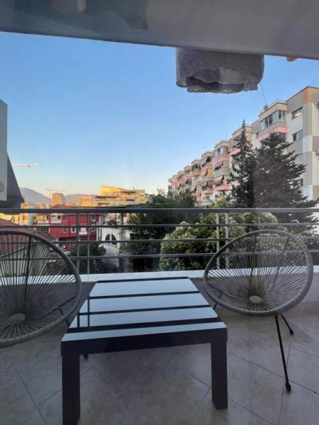 Tirane, jepet me qera apartament 3+1+BLK Kati 3, 125 m² 850 Euro