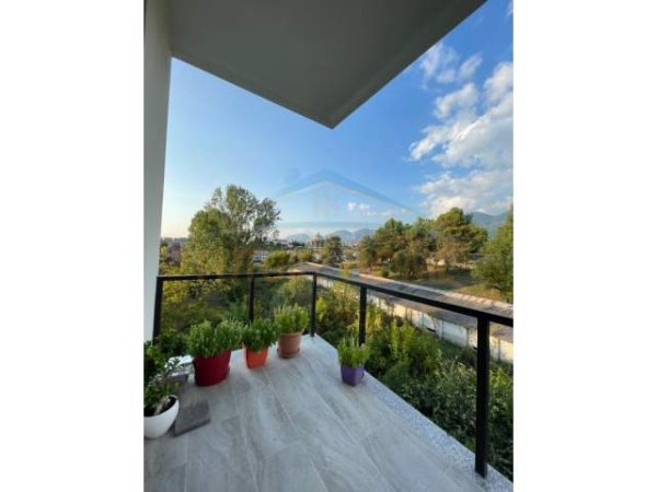 Tirane, jepet me qera Vile 2 Katshe Kati 2, 500 m² 2.500 Euro (ali demi)