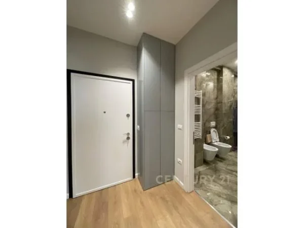 Tirane, jepet me qera apartament 2+1+BLK Kati 6, 94 m² 1.200 Euro (komuna parisit)