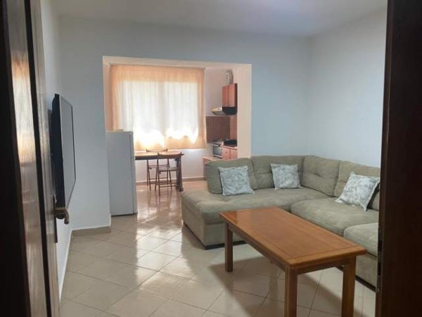 Tirane, jepet me qera apartament 2+1+BLK Kati 3, 71 m² 400 Euro (Rruga Kongresi i Manastirit)