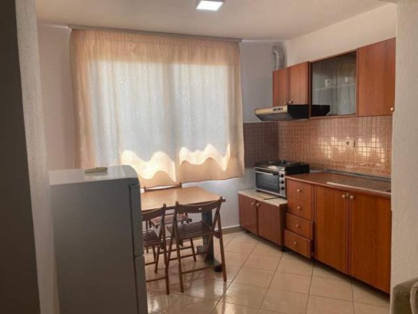 Tirane, jepet me qera apartament 2+1+BLK Kati 3, 71 m² 400 Euro (Rruga Kongresi i Manastirit)