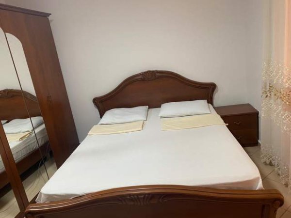 Tirane, jepet me qera apartament 2+1+BLK Kati 3, 71 m² 400 Euro (Rruga Kongresi i Manastirit)