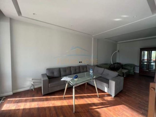 Tirane, jepet me qera Vile 1+1 Kati 4, 249 m² 3.000 Euro (Farke e Vogel)