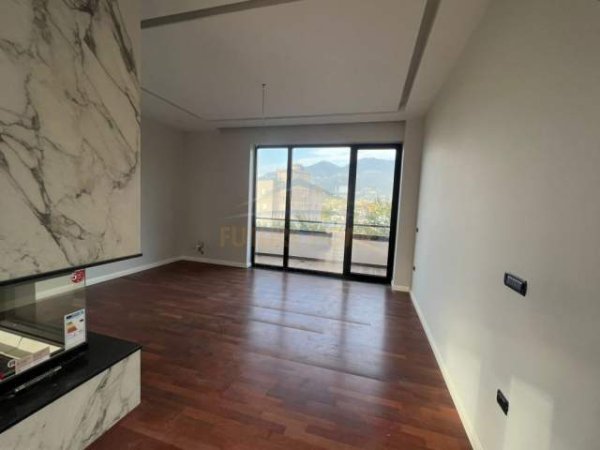 Tirane, jepet me qera Vile 1+1 Kati 4, 249 m² 3.000 Euro (Farke e Vogel)