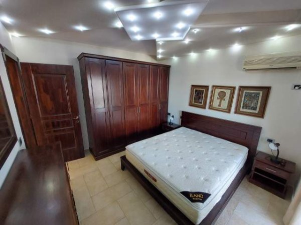 Tirane, jepet me qera apartament 3+1+BLK Kati 9, 750 Euro (Juridiku)