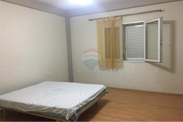 Tirane, jepet me qera apartament 1+1 Kati 1, 80 m² 300 Euro (Astir)