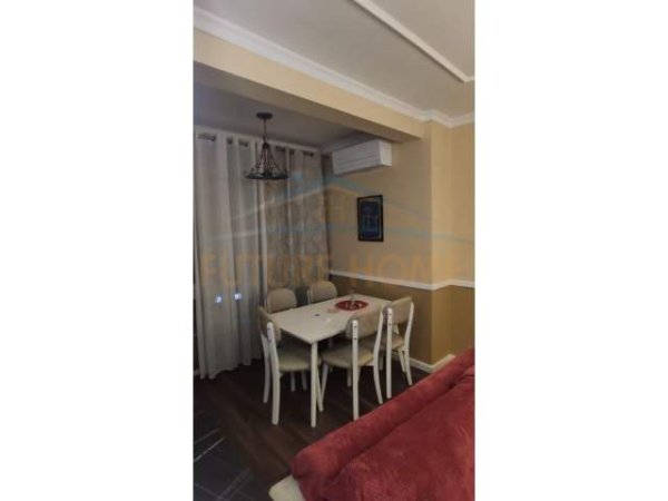 Tirane, jepet me qera apartament Kati 4, 95 m² 550 Euro (Jordan Misja)
