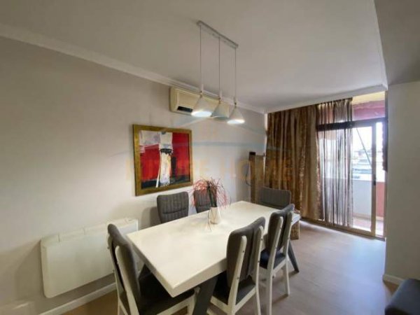 Tirane, jepet me qera apartament Kati 6, 129 m² 900 Euro (Qender)