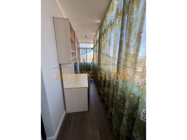 Tirane, jepet me qera apartament Kati 6, 130 m² 700 Euro (Komuna e Parisit)