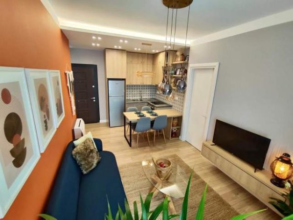 Tirane, jepet me qera apartament 2+1 Kati 7, 64m² 950Euro (Rruga e Barrikadave)
