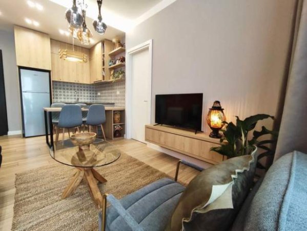 Tirane, jepet me qera apartament 2+1 Kati 7, 64m² 950Euro (Rruga e Barrikadave)