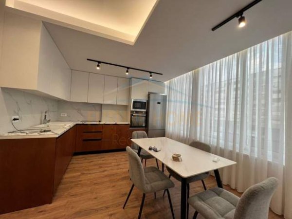 Tirane, jepet me qera apartament 2+1 Kati 1, 110 m² 800 Euro (Kodra e Diellit)