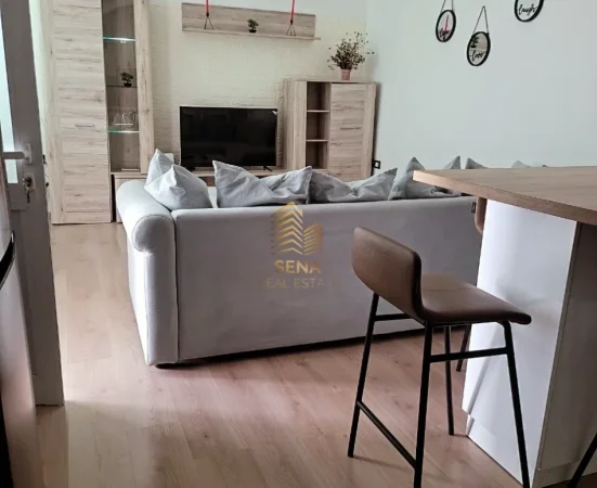 Tirane, jepet me qera apartament 1+1+Ballkon Kati 1, 80 m² 550 € (Brryl)