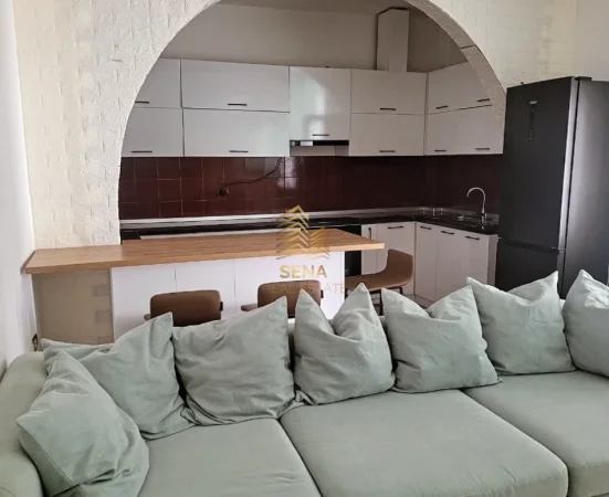 Tirane, jepet me qera apartament 1+1+Ballkon Kati 1, 80 m² 550 € (Brryl)