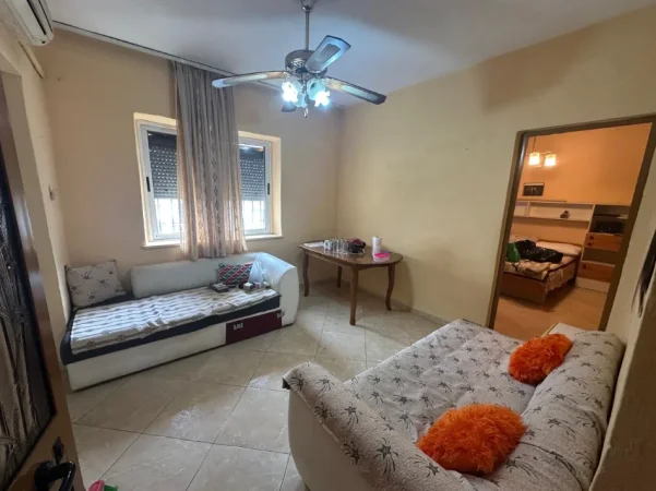 Tirane, shitet apartament 3+1+Ballkon Kati 2, 89 m² 185,000 € (Blloku i Ambasadave)