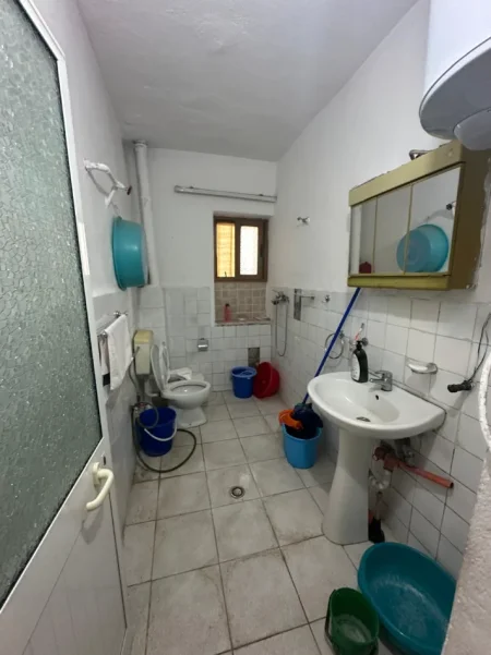 Tirane, shitet apartament 3+1+Ballkon Kati 2, 89 m² 185,000 € (Blloku i Ambasadave)