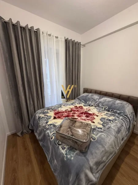 Tirane, jepet me qera apartament 1+1+Ballkon Kati 5, 50 m² 470 € (ALI DEMI)