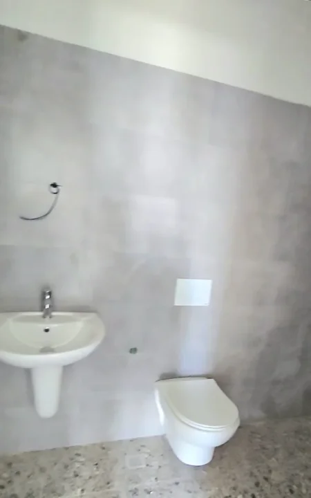 Tirane, jepet me qera apartament 3+1+Ballkon Kati 7, 117 m² 550 € (Univers City)