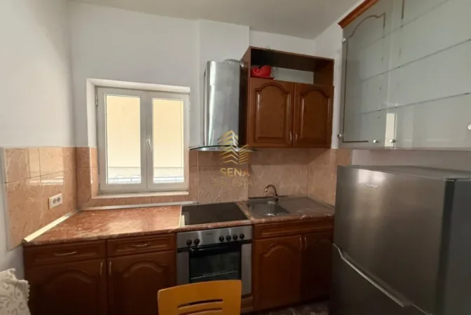 Tirane, jepet me qera apartament 1+1 Kati 4, 50 m² 370 € (5 Maji)