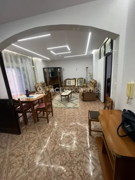 Durres, jepet me qera apartament 2+1 Kati 2, 440 € 