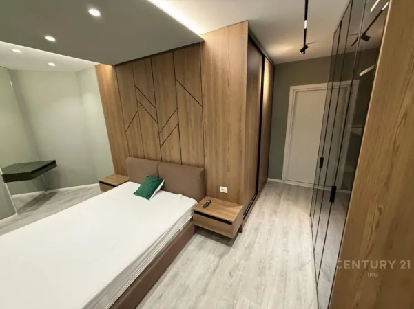 Tirane, jepet me qera apartament 2+1 Kati 8, 89 m² 750 € 