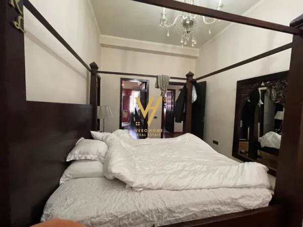 Tirane, jepet me qera apartament 2+1+Ballkon Kati 3, 110 m² 1.300 € (QENDER)