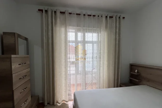 Tirane, jepet me qera apartament 2+1 Kati 3, 75 m² 550 € (Ali Demi)