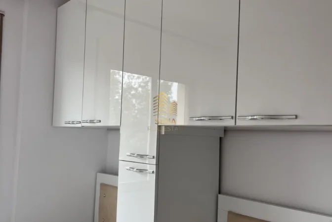 Tirane, jepet me qera apartament 2+1 Kati 3, 75 m² 550 € (Ali Demi)