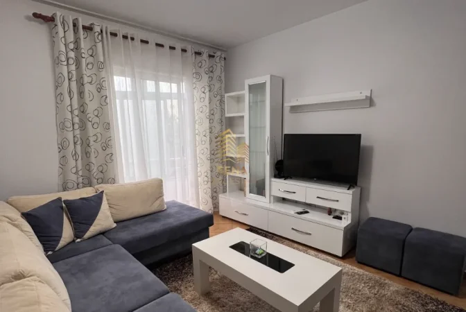 Tirane, jepet me qera apartament 2+1 Kati 3, 75 m² 550 € (Ali Demi)